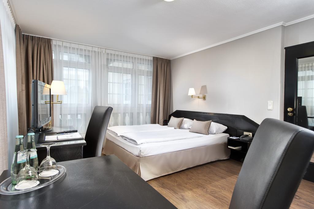 Hotel Munich North Neufahrn bei Freising Ruang foto