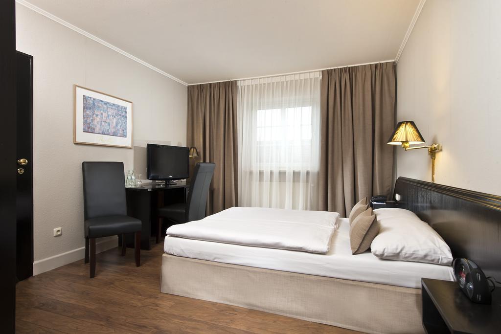Hotel Munich North Neufahrn bei Freising Ruang foto