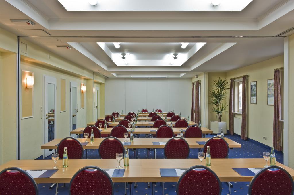 Hotel Munich North Neufahrn bei Freising Bisnis foto
