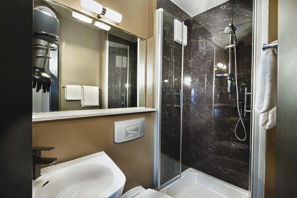Hotel Munich North Neufahrn bei Freising Ruang foto